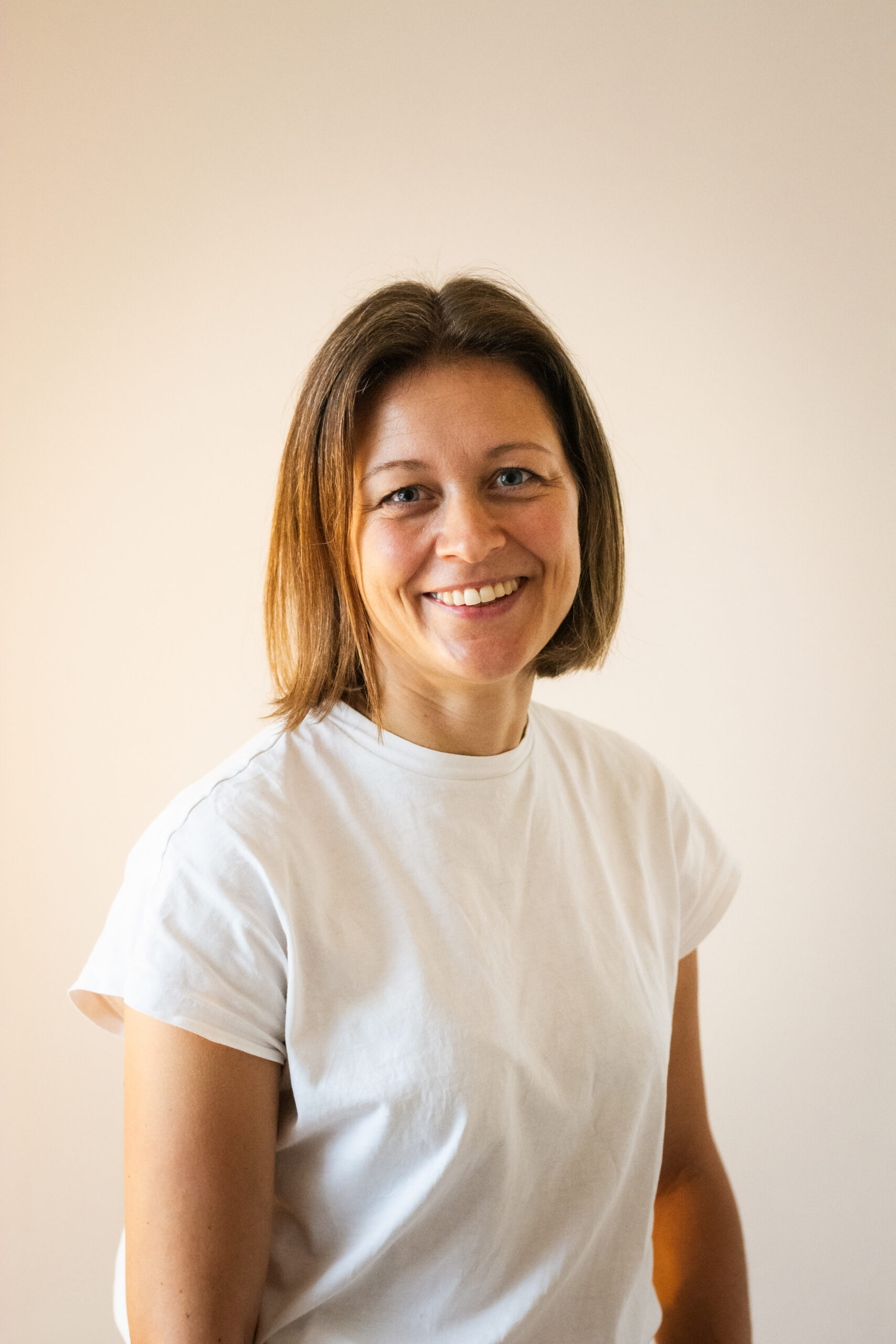 Behandler hos Ekstrand Kropsterapi.